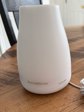 White Ultrasonic Essential Oil Diffuser
